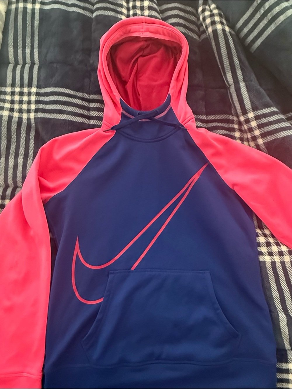 Nike Pink & Navy Therma-FIT Hoodie